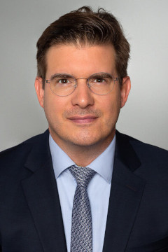Dr. Florian Proell
